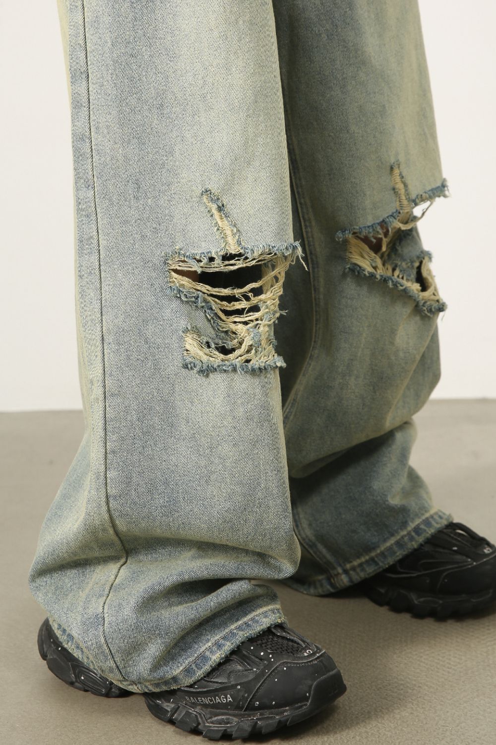 Men's Distressed Wide Leg Jeans